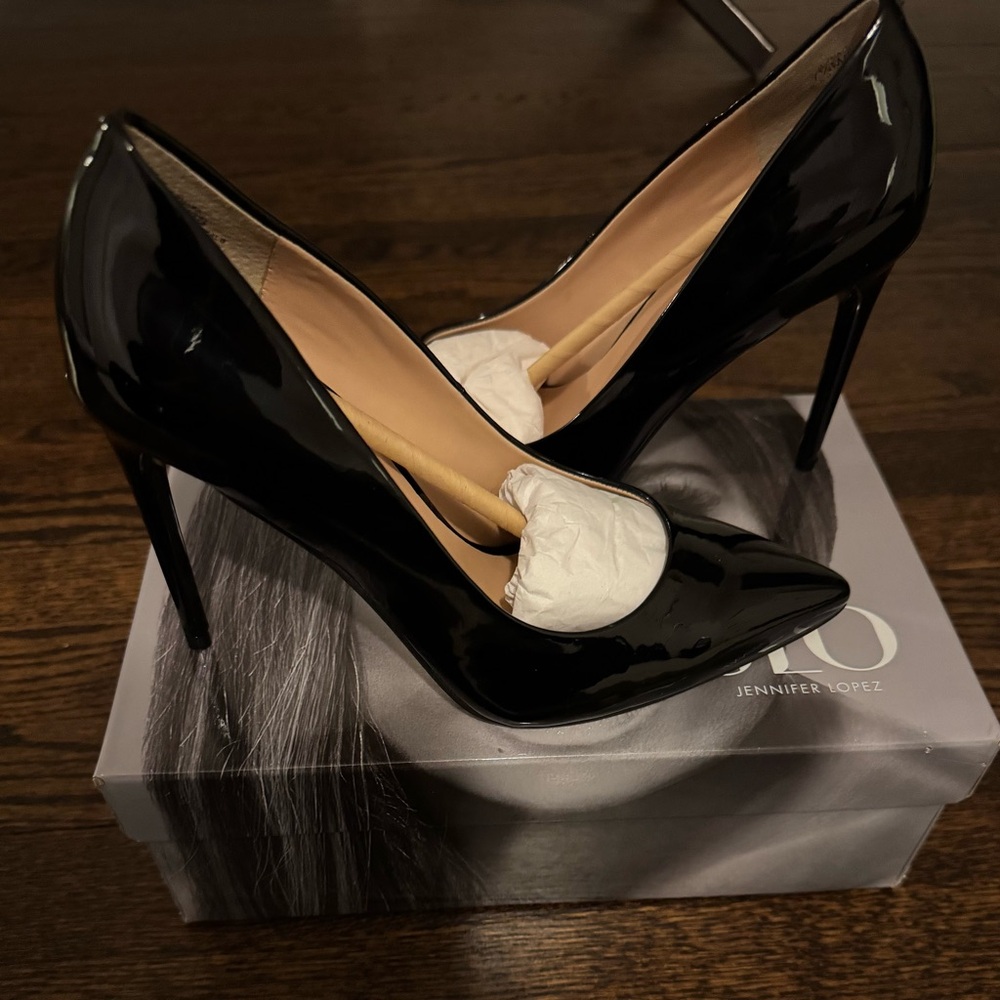 Jennifer Lopez Black Patent Pointed-Toe Stiletto Pumps